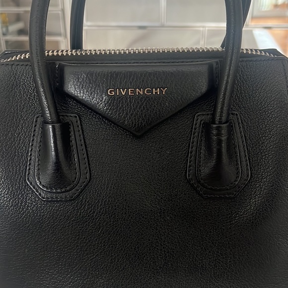 Givenchy Small Antigona Black Bag - Picture 2 of 7